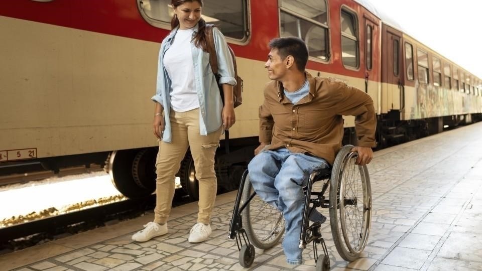 Как согласовать специальную помощь при посадке и высадке из поезда