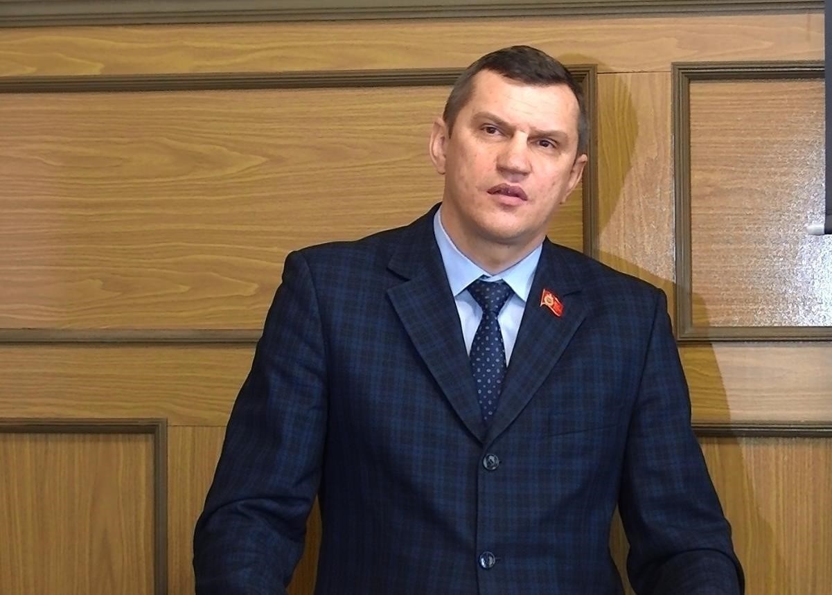 Кто является руководителем организации, указанной в качестве контрагента ОМВД России по ЗАТО Лесной?
