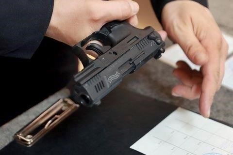 Процесс продления разрешения на оружие обычно включает в себя своевременную подачу этих документов в соответствующие органы. Непредставление необходимых документов может привести к осложнениям при продлении лицензии.